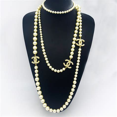 chanel long necklace with pearls.